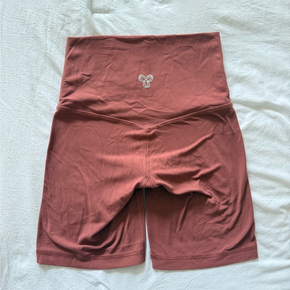 Aritzia TNA | Action High-Waisted Mauve Biker Shorts - XS - Picture 1 of 4
